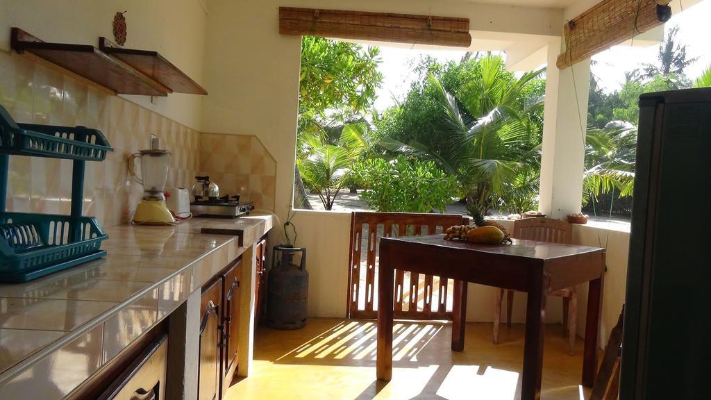 Tropical Garden Apartment Тангале Стая снимка